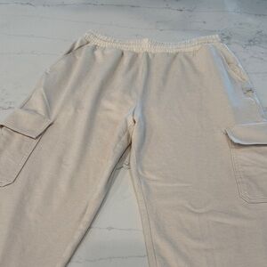 Vuori Women’s Beige Cargo Joggers